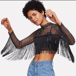 🎉BLACK FRINGE CROPTOP 🎉